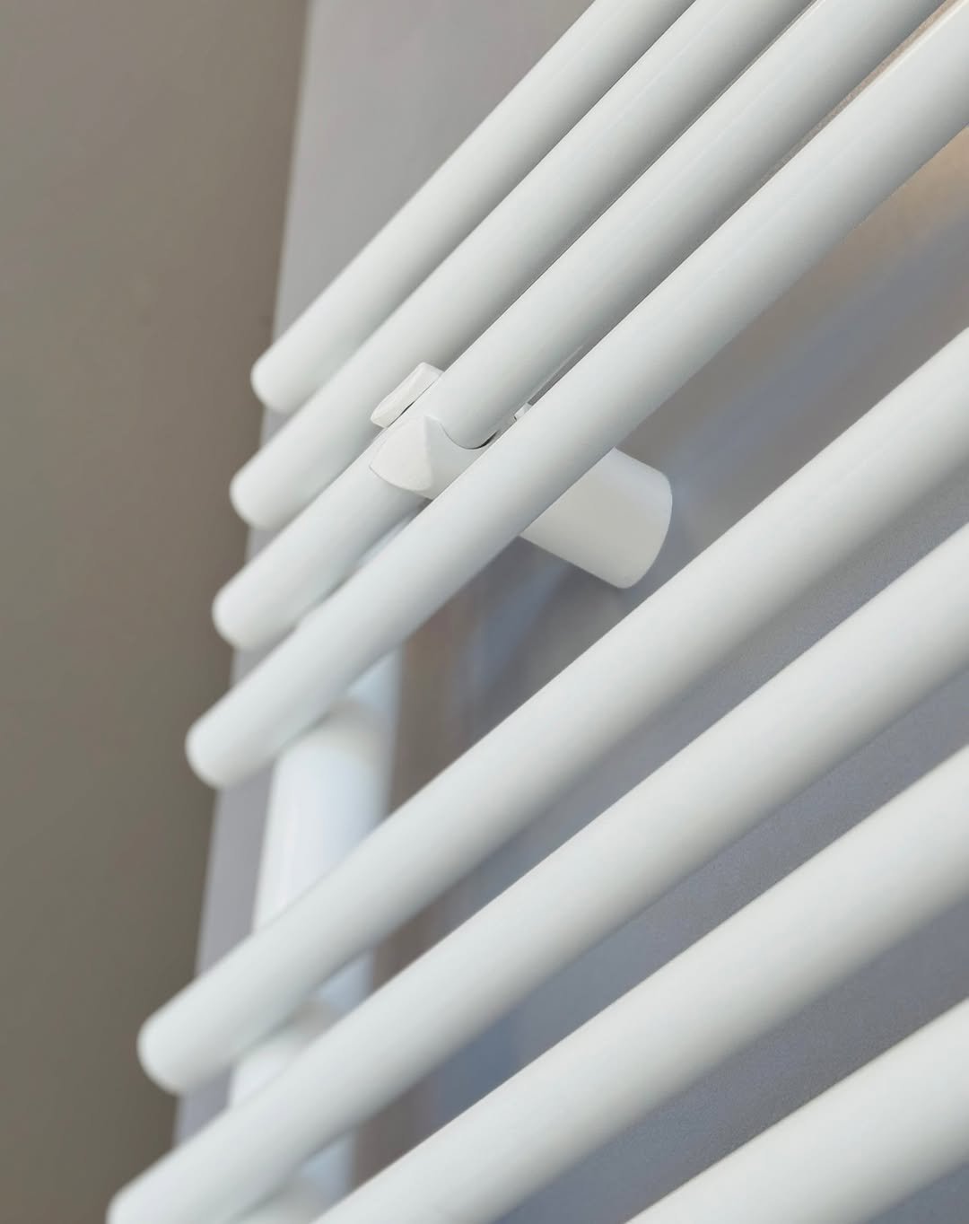 Ivigo Digital Towel Warmer - الصورة 5